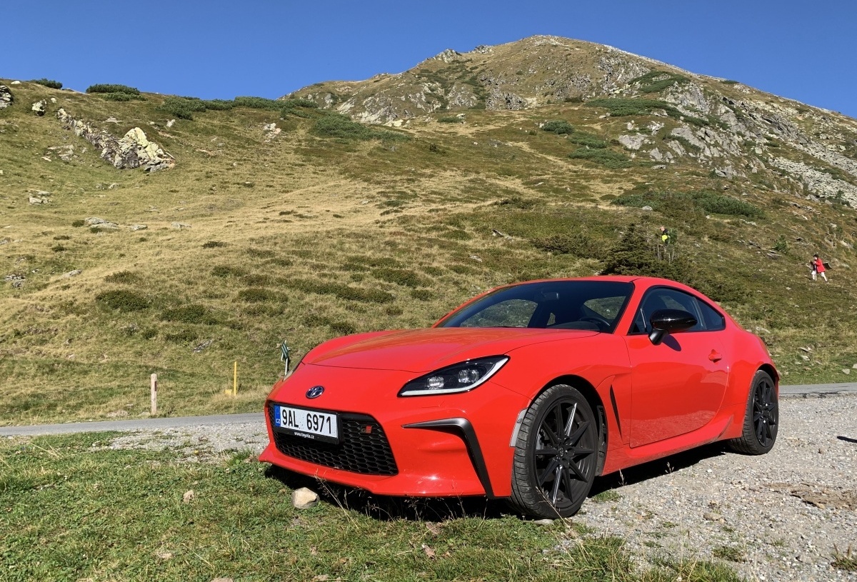 toyota-gr86-2023-17