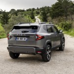 017_dacia-duster-journey-guincho