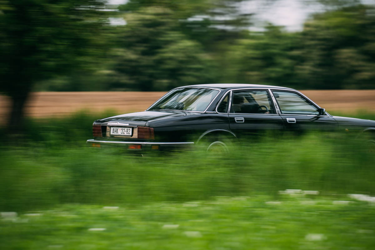 jaguar-xj6-xj40-2