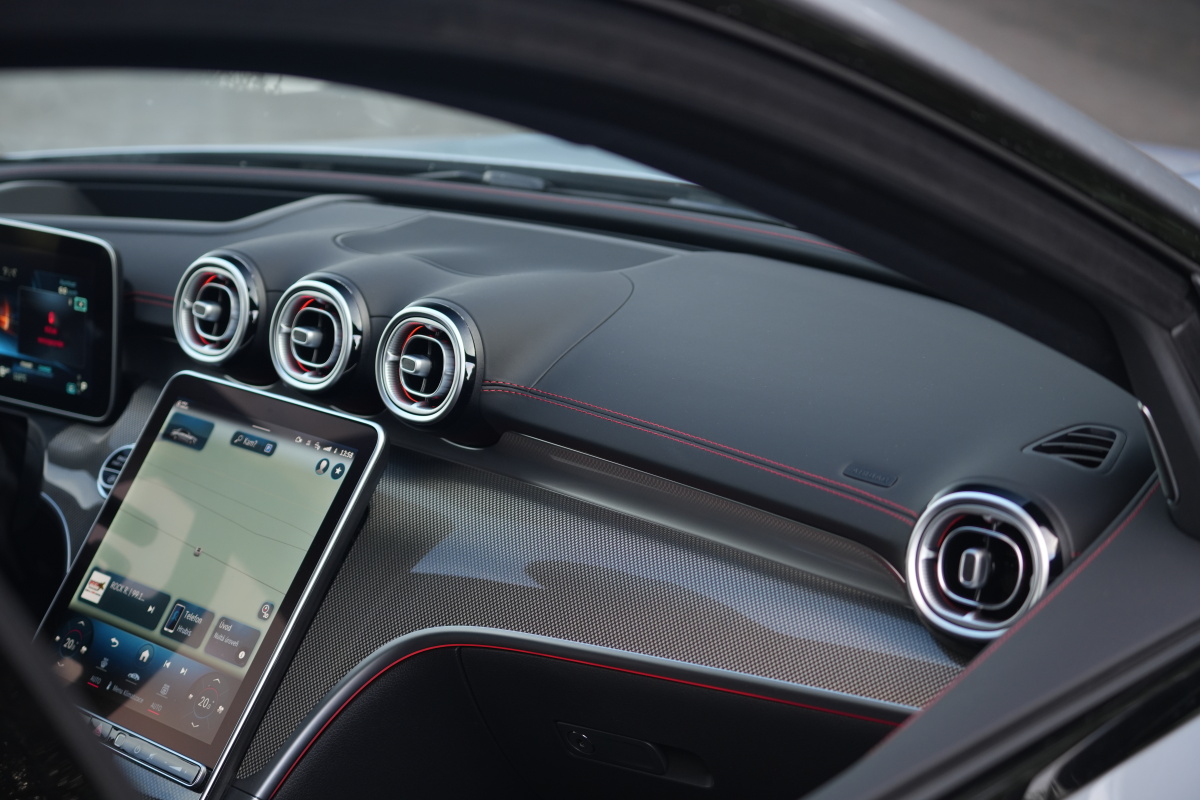 mercedes-amg-c43-4matic-2023-13