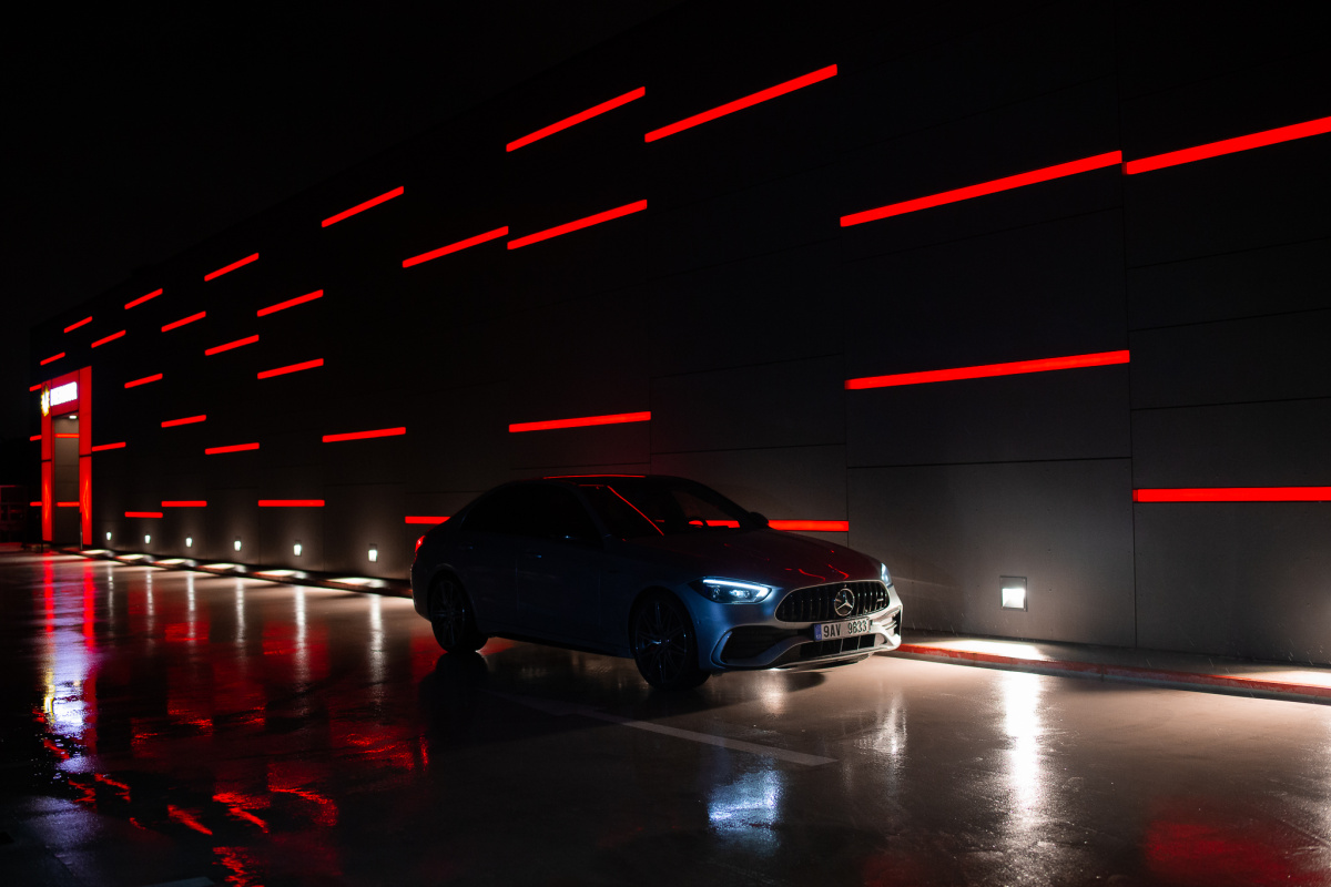 mercedes-amg-c43-4matic-2023-19