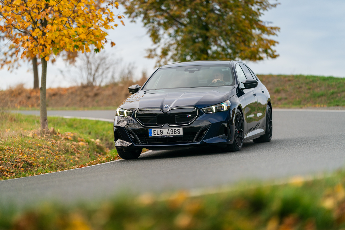p90531467_highres_bmw-5-i5-local-dynam