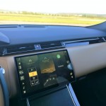 range-rover-velar-2023-16