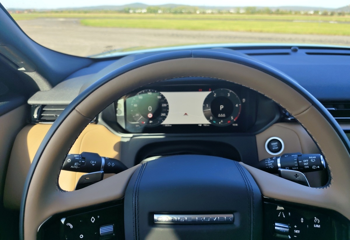 range-rover-velar-2023-17