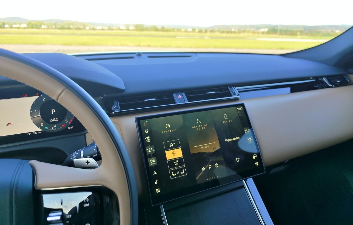 range-rover-velar-2023-18