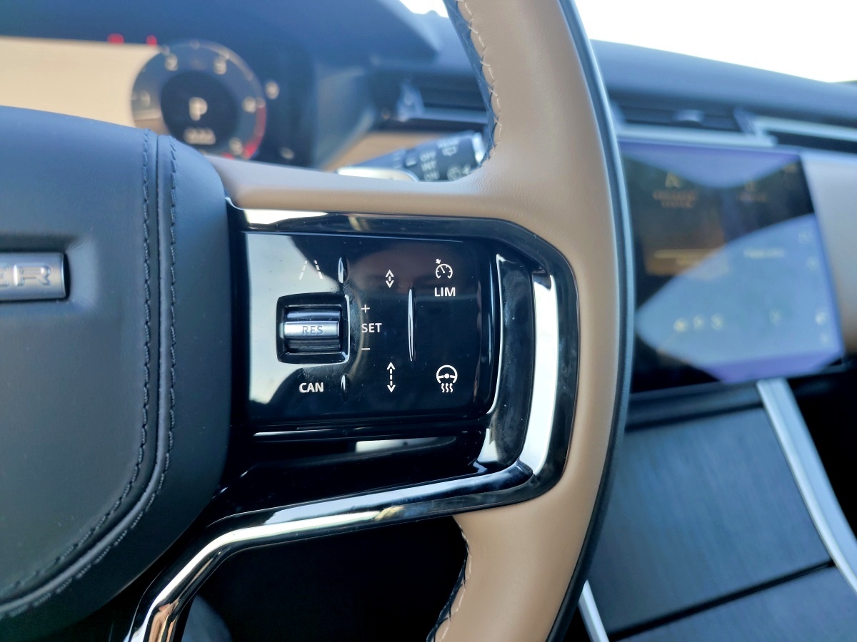 range-rover-velar-2023-19