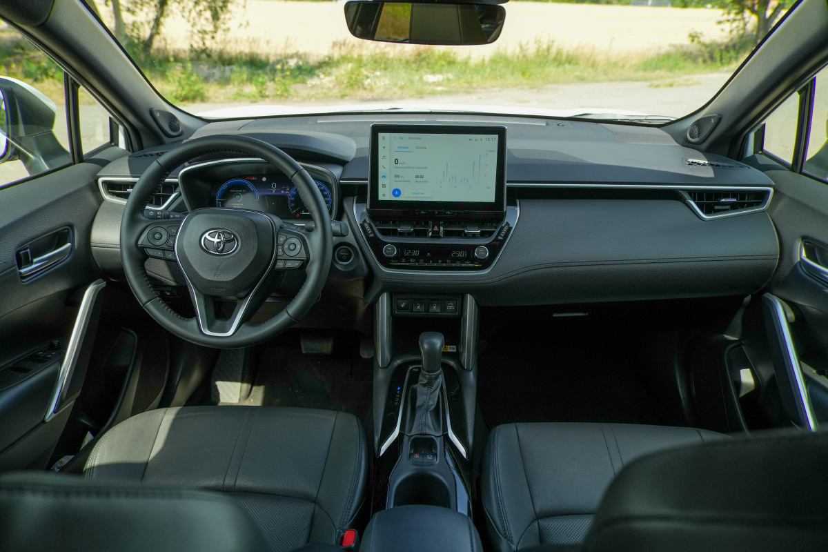 toyota-corolla-cross-2023-16
