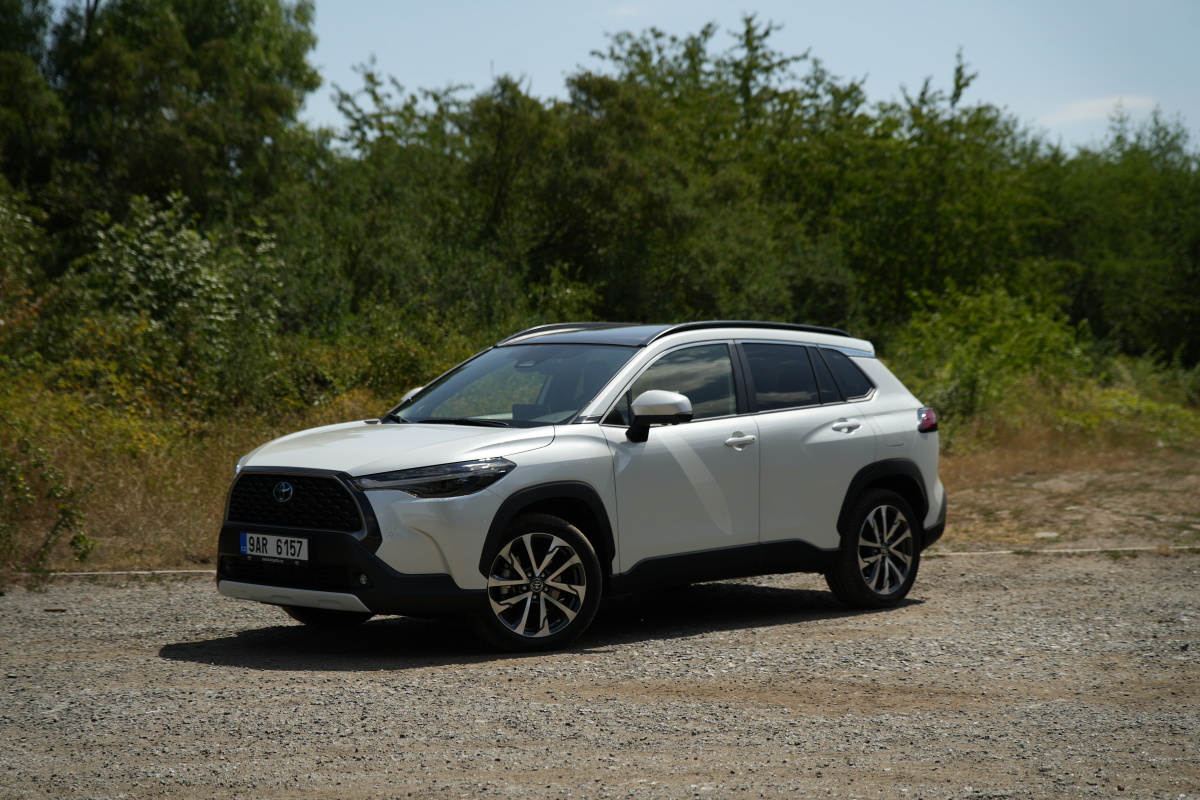 toyota-corolla-cross-2023-8
