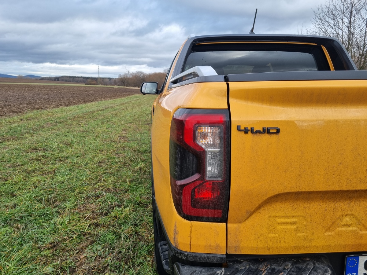 ford-ranger-wildtrack-2023-26