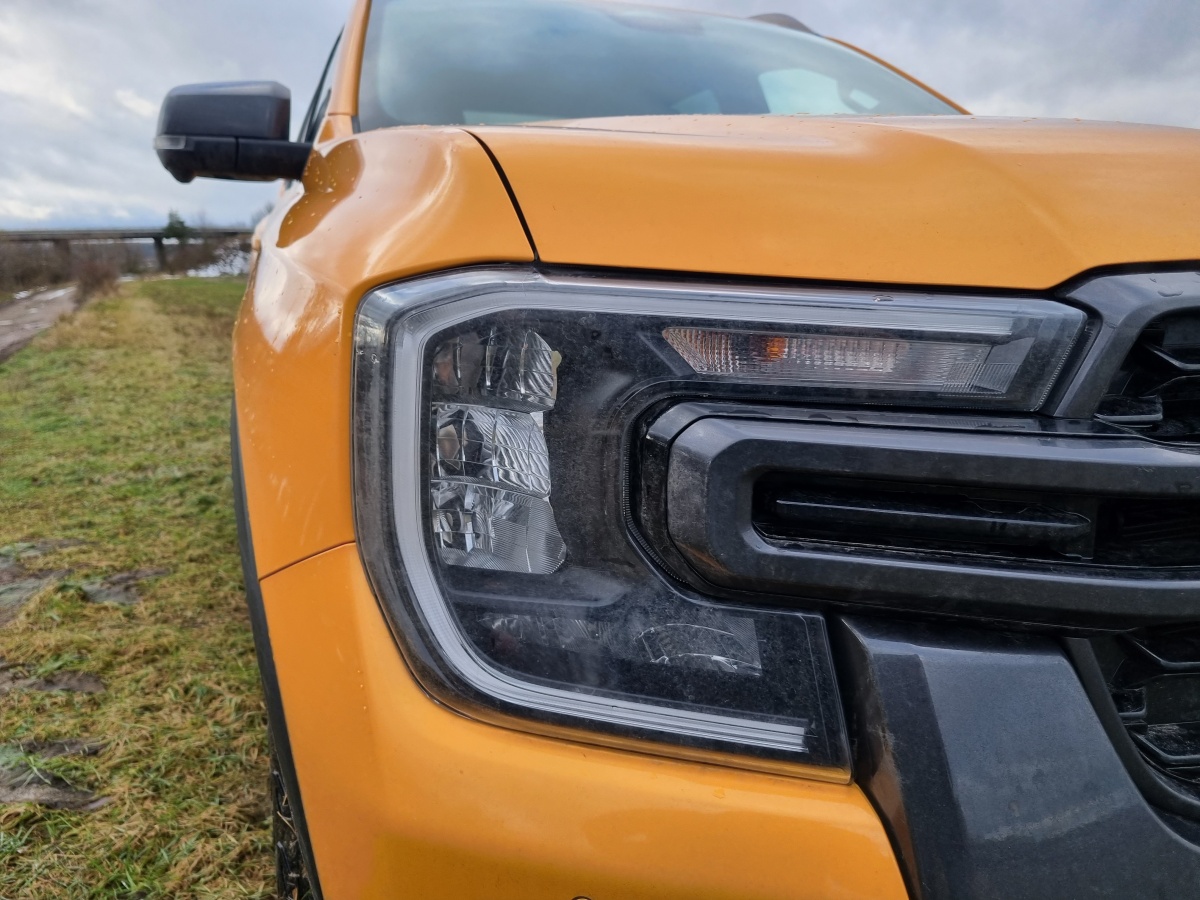 ford-ranger-wildtrack-2023-28