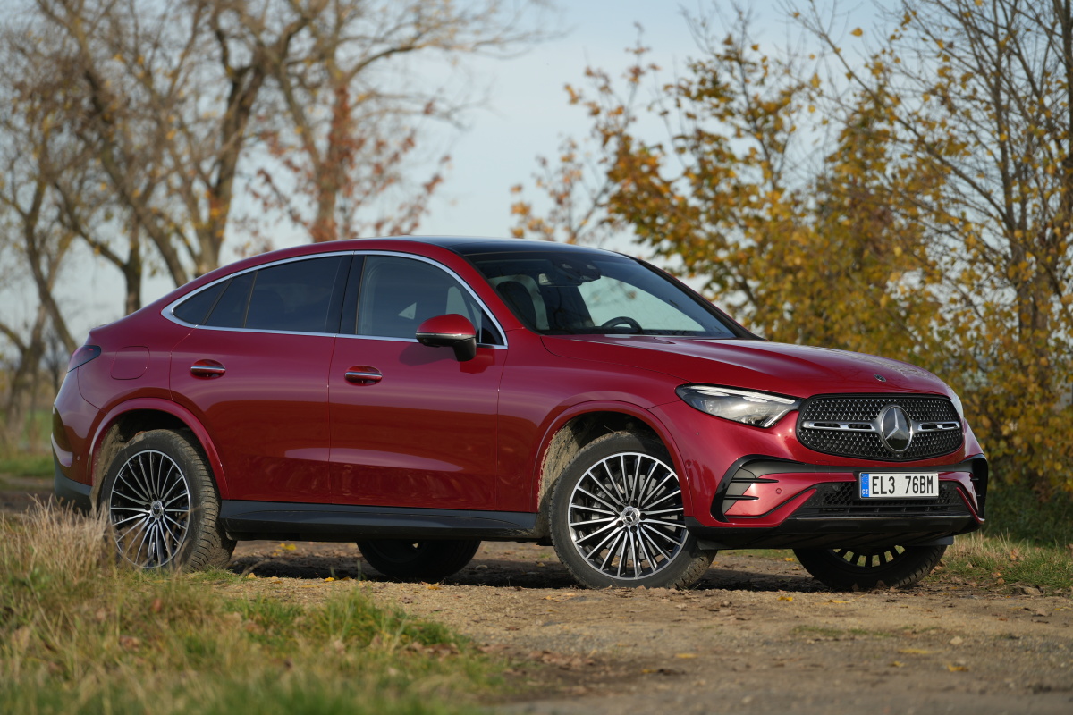 mercedes-benz-glc-2024-2