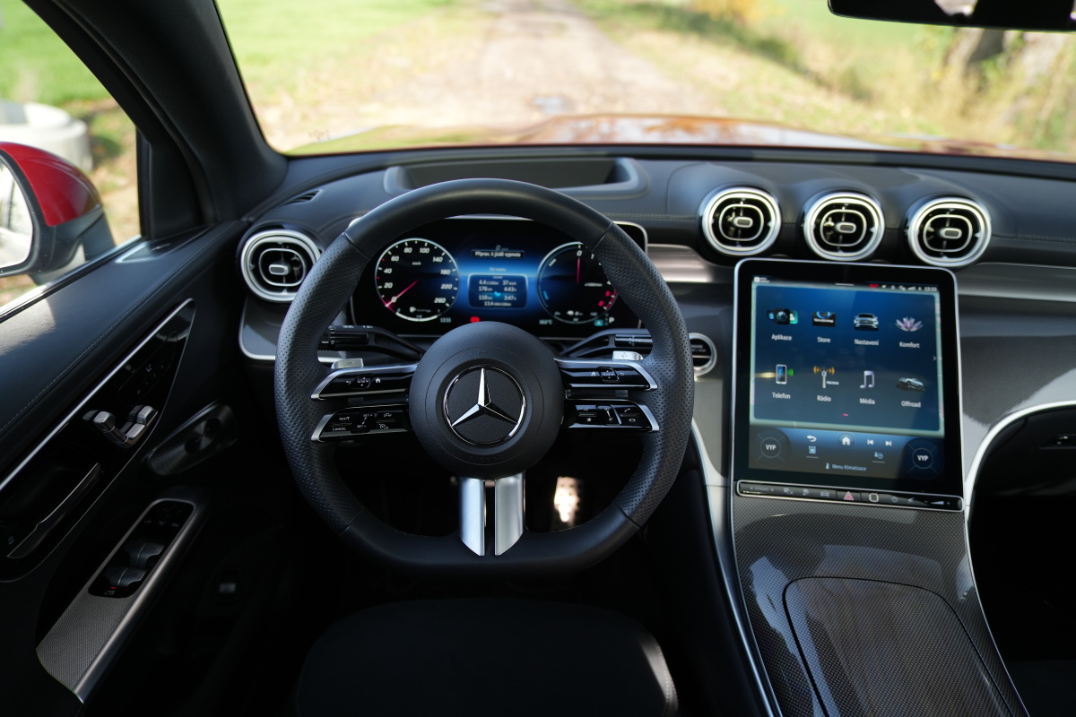 mercedes-benz-glc-2024-8