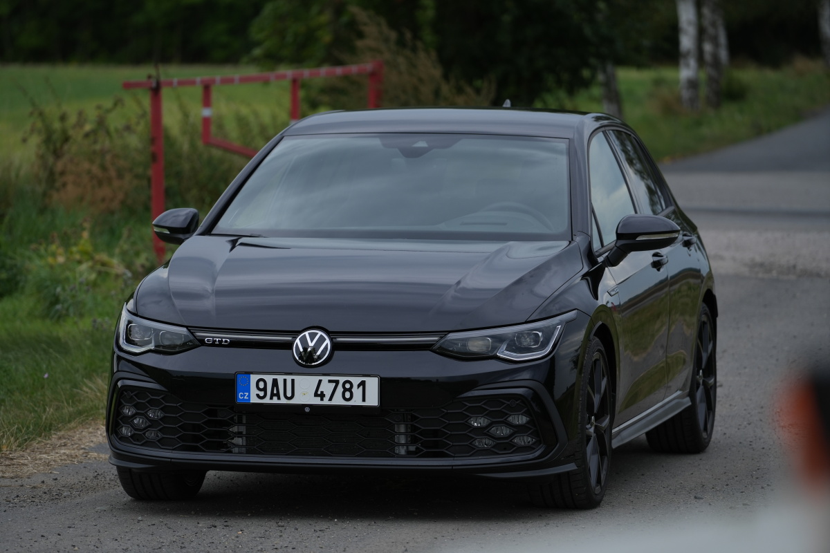 volkswagen-golf-gtd-2023-11
