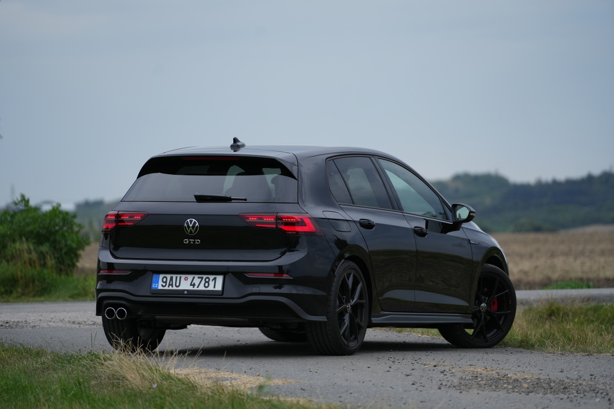 volkswagen-golf-gtd-2023-6