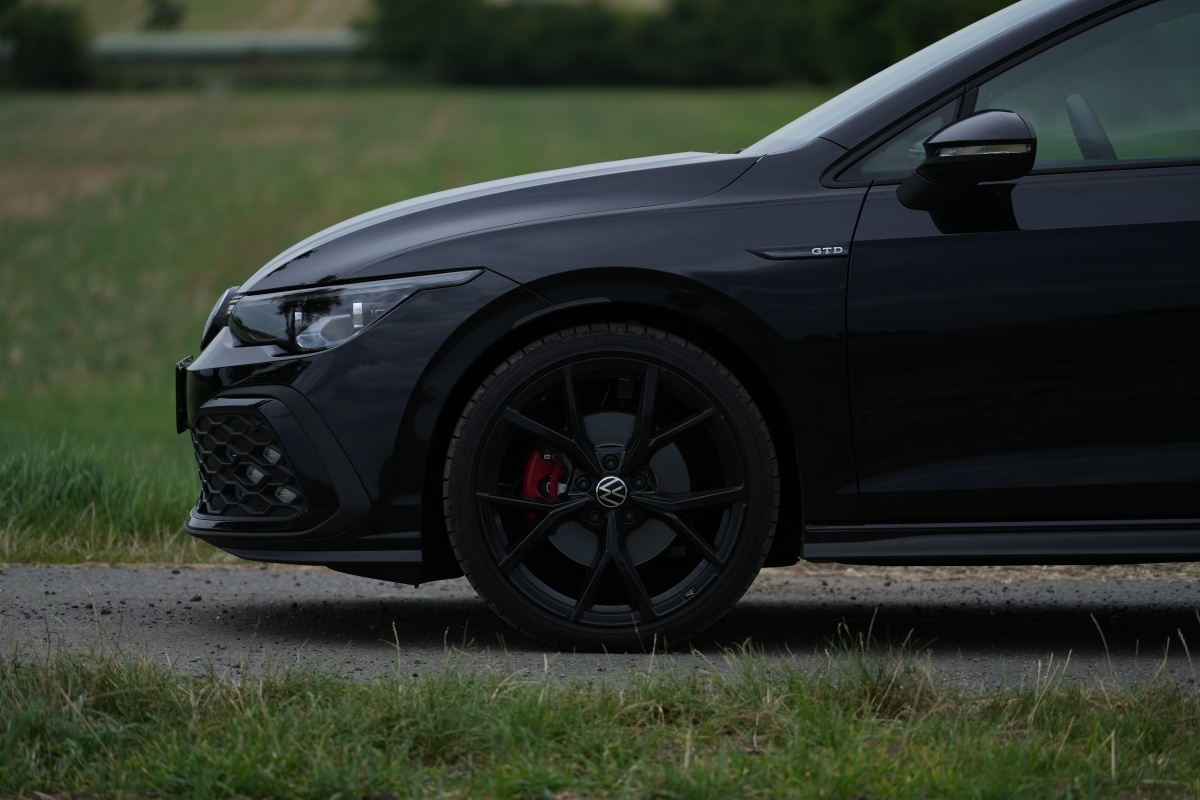 volkswagen-golf-gtd-2023-9