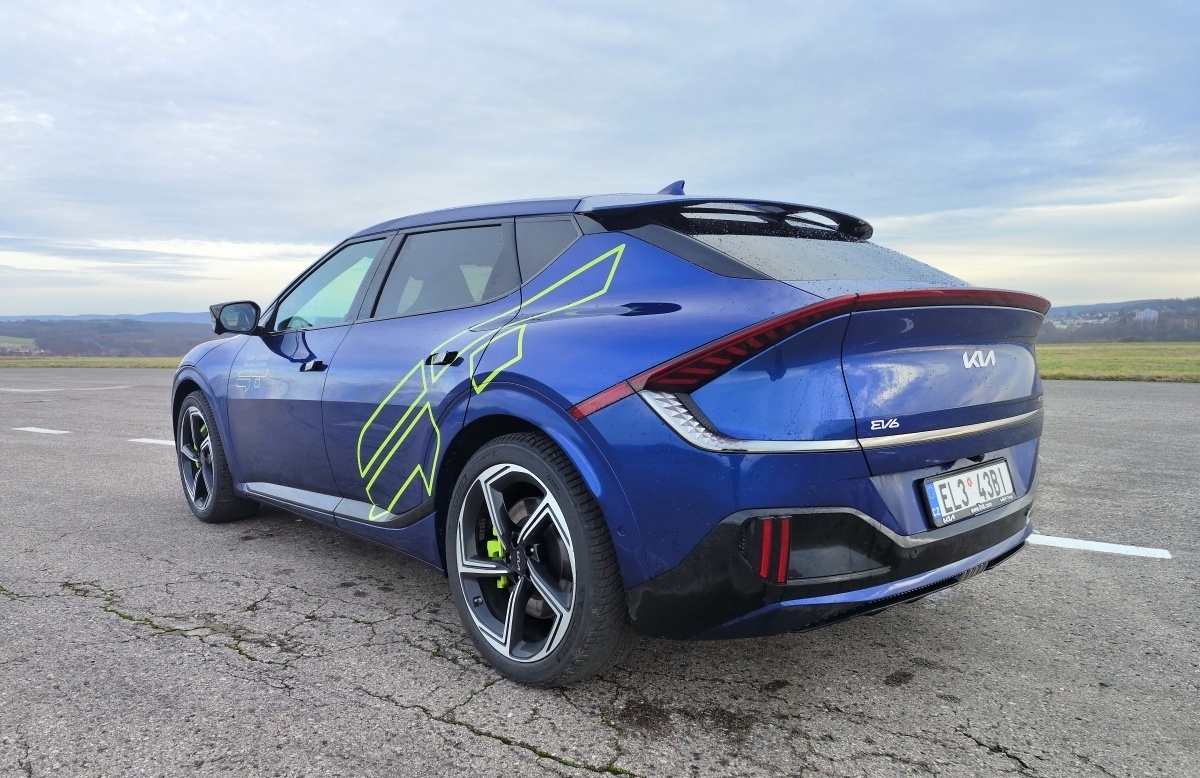 kia-ev6-gt-2024-27