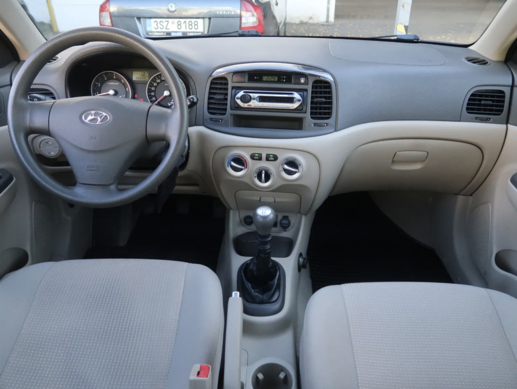 hyundai-accent-8