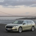 11_skoda_superb_combi_exterior_91cfe596