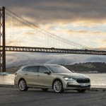 17_skoda_superb_combi_exterior_93602c43