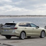 18_skoda_superb_combi_exterior_86e15939