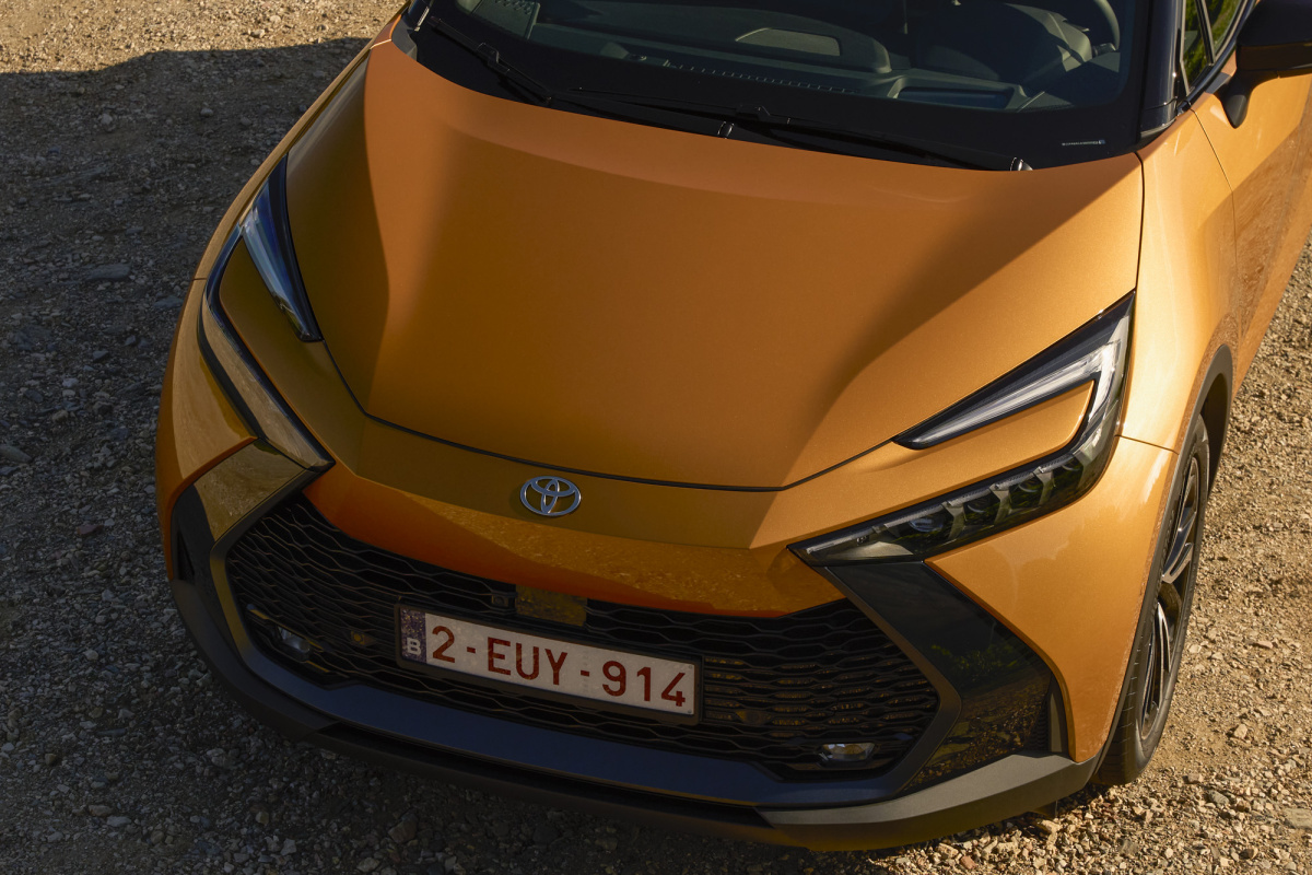 2024_c-hr-phev_dpl_det_010