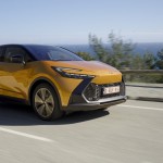 2024_c-hr-phev_dpl_dynamic_004