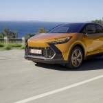 2024_c-hr-phev_dpl_dynamic_005