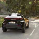 2024_c-hr-phev_dpl_dynamic_016