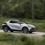 2024_c-hr-phev_dpl_dynamic_019