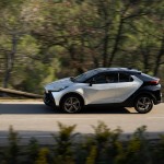 2024_c-hr-phev_dpl_dynamic_025