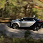 2024_c-hr-phev_dpl_dynamic_026