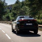 2024_c-hr-phev_dpl_dynamic_039
