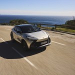2024_c-hr-phev_dpl_dynamic_043