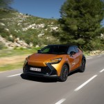 2024_c-hr-phev_dpl_dynamic_sulfur_007