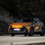 2024_c-hr-phev_dpl_dynamic_sulfur_023