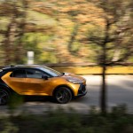 2024_c-hr-phev_dpl_dynamic_sulfur_025
