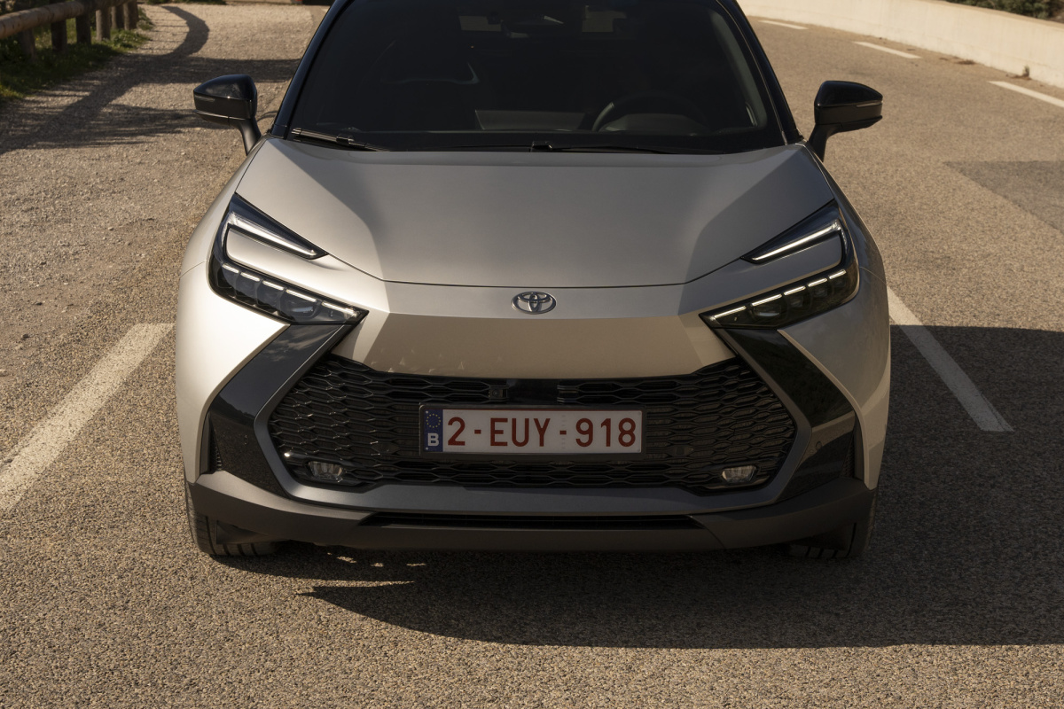 2024_c-hr-phev_dpl_extra_003