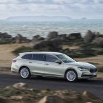 21_skoda_superb_combi_exterior_08e6fade