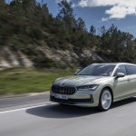 30_skoda_superb_combi_exterior_32c7d50d