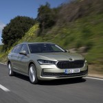 33_skoda_superb_combi_exterior_f17f6da5