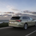 42_skoda_superb_combi_exterior_2eff3273