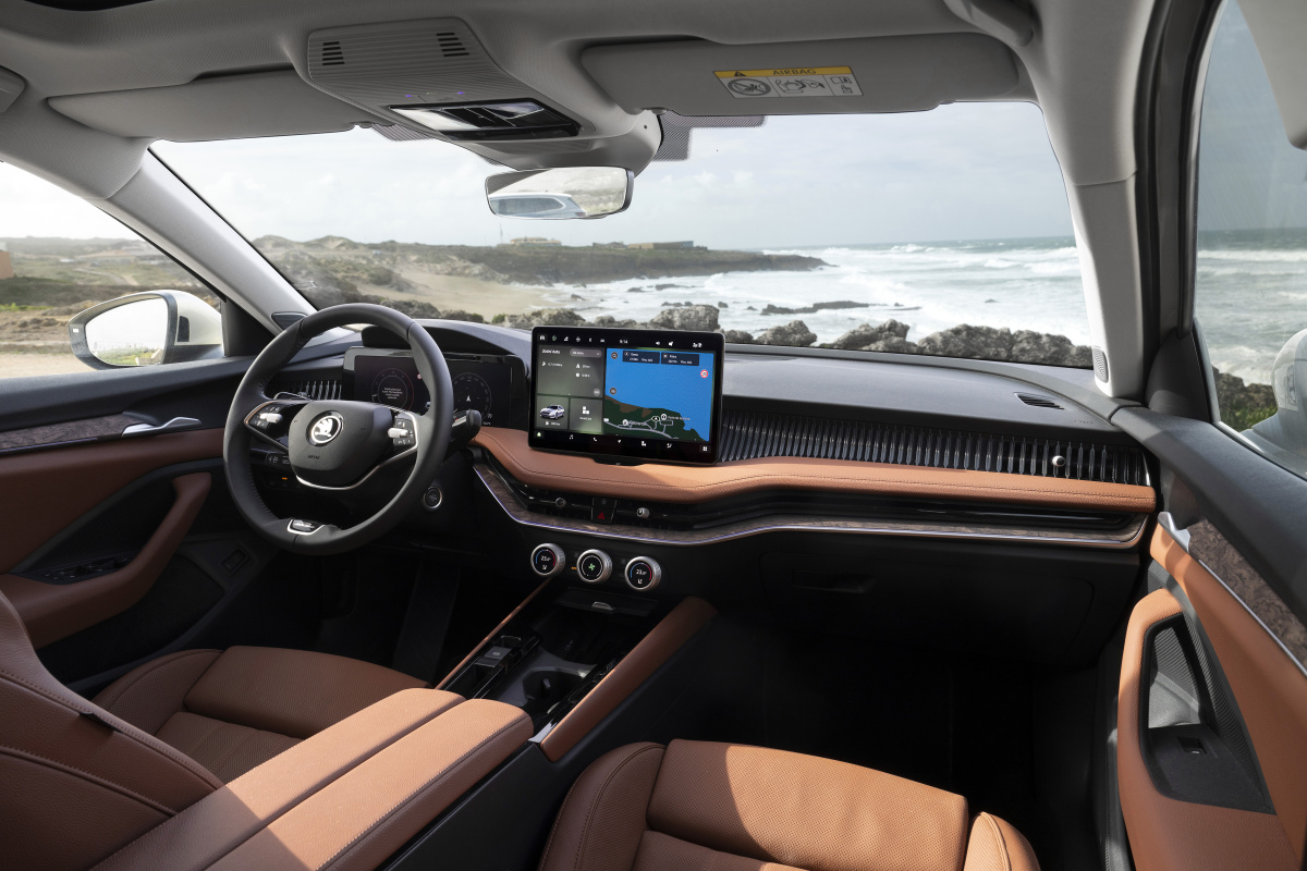 68_skoda_superb_combi_interior_1b4e5fbf