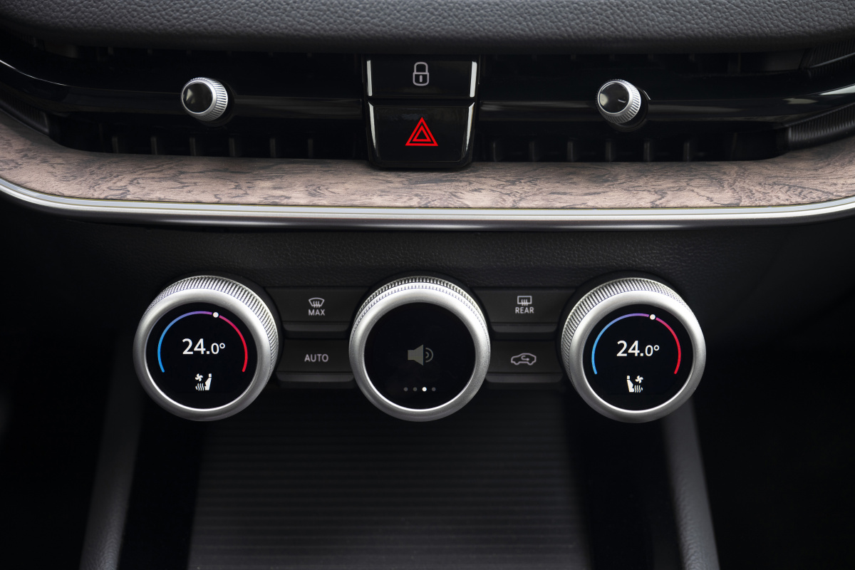 74_skoda_superb_combi_interior_cc460a34