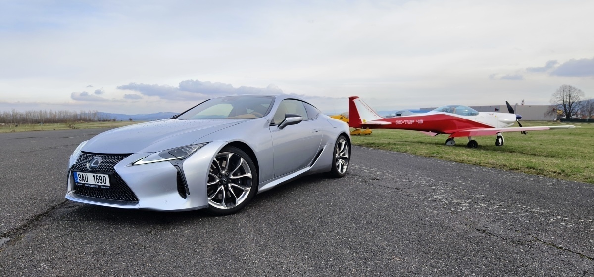 lexus-lc500-coupe-2024-42