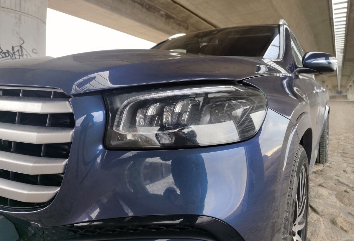 mercedes-benz-gls-2024-5