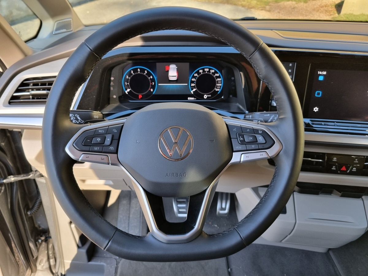 volkswagen-multivan-2024-25