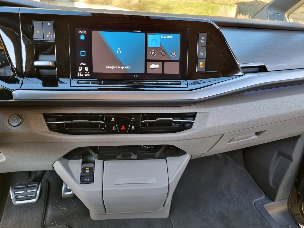 volkswagen-multivan-2024-29