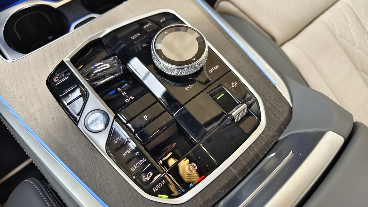 bmw-x5-2024-31