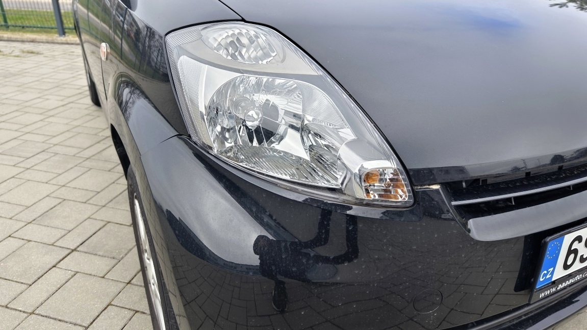 daihatsu-sirion-6