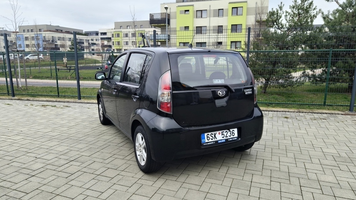 daihatsu-sirion-9